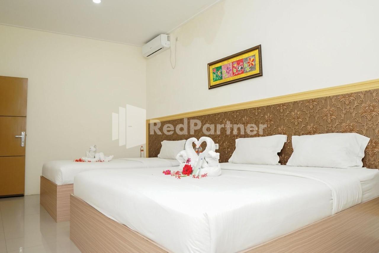 Adisa Homestay Near Saiful Anwar Маланг Екстериор снимка