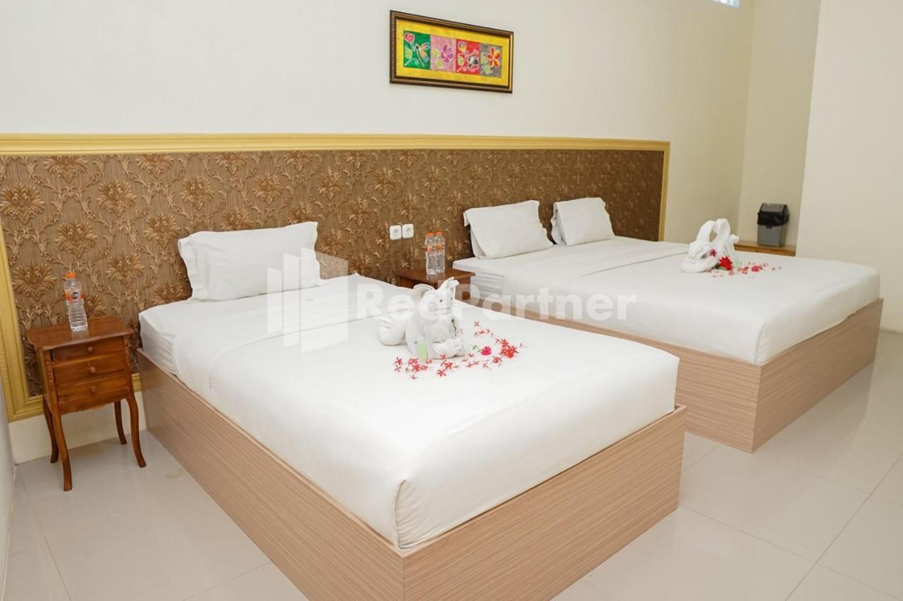 Adisa Homestay Near Saiful Anwar Маланг Екстериор снимка