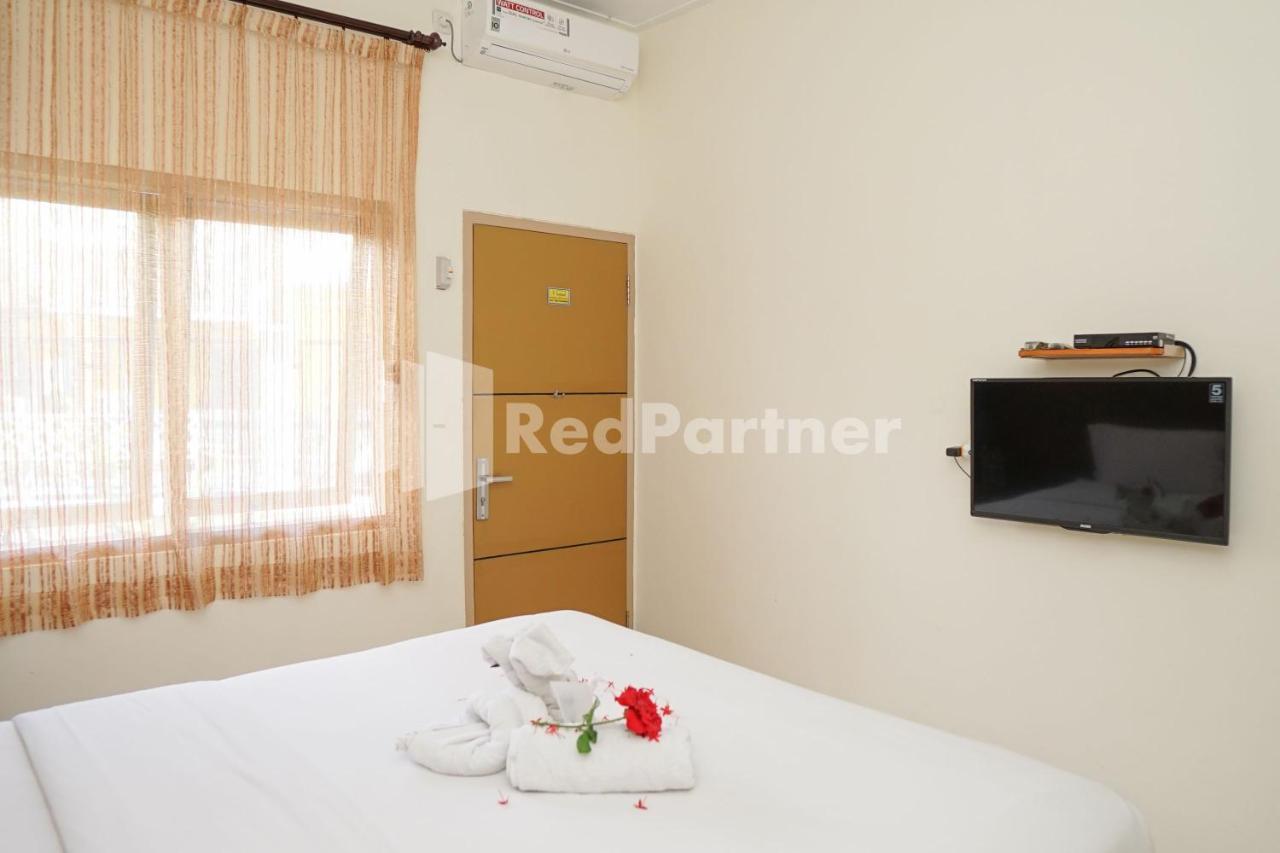 Adisa Homestay Near Saiful Anwar Маланг Екстериор снимка