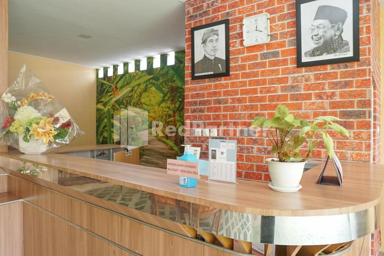 Adisa Homestay Near Saiful Anwar Маланг Екстериор снимка