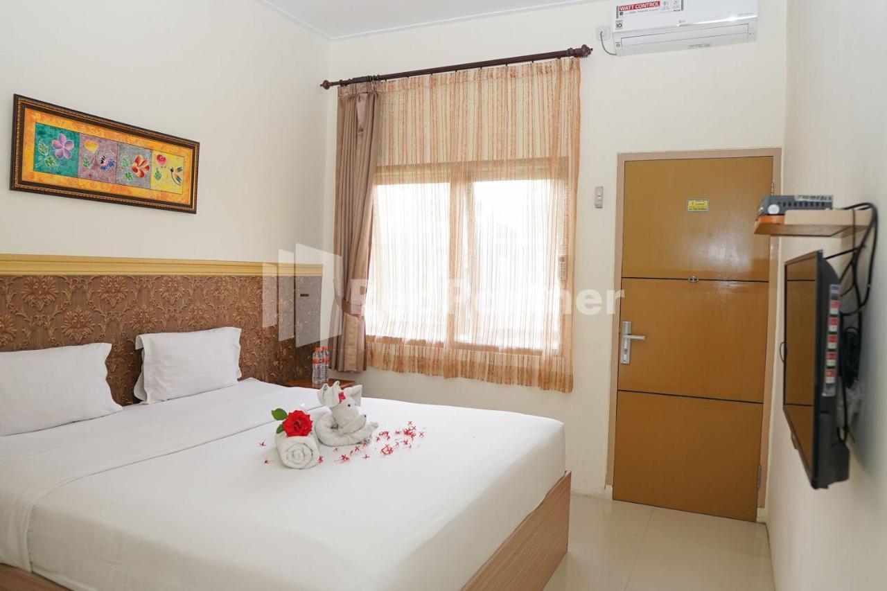 Adisa Homestay Near Saiful Anwar Маланг Екстериор снимка